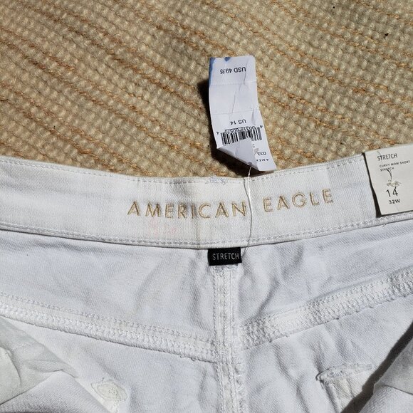 NWT AE white distressed curvy mom shorts - size 14 - Picture 6 of 6